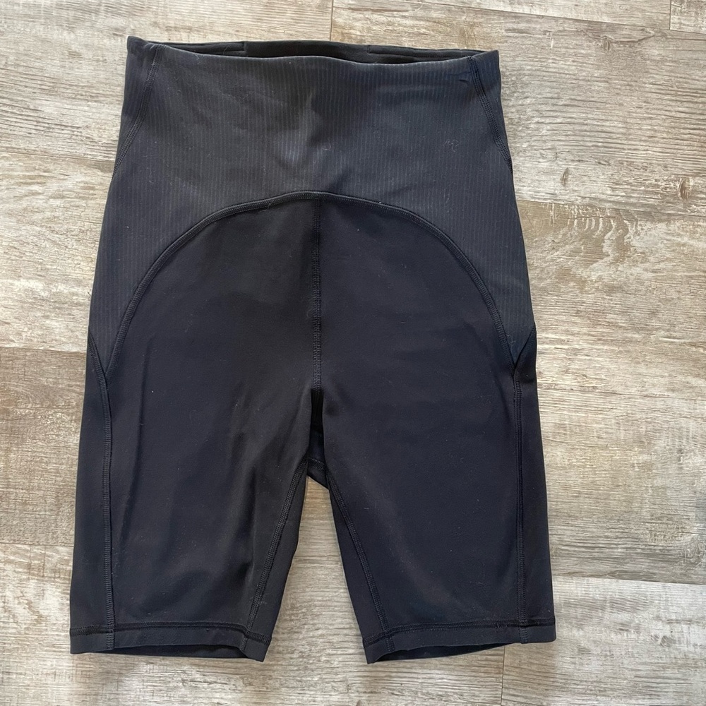 Lululemon Blissful Bend Super High Rose Short 🍋🍋🍋